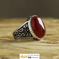 انگشتر عقیق سرخ خوشرنگ معدنی تراش دامله رکاب دور چنگ سبک قلم زنی و سیاه قلم اسلیمی نقره ۹۲۵ عیار