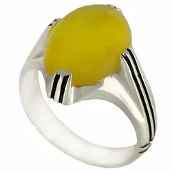 انگشتر عقیق زرد شرف الشمس خوشرنگ معدنی تراش دامله بیضی رکاب ۴ چنگ سیاه قلم شیاردار ۲ خط نقره ۹۲۵ عیار