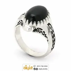 انگشتر عقیق سیاه معدنی مردانه دور چنگ سیاه قلم طرح گلستان