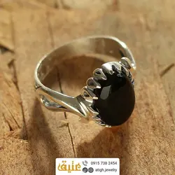انگشتر عقیق سیاه معدنی تراش دامله رکاب نقره دور چنگ اشکی