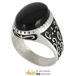 انگشتر عقیق سیاه معدنی تراش دامله رکاب دور چنگ سبک قلم زنی و سیاه قلم اسلیمی نقره ۹۲۵ عیار