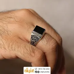 انگشتر نقره عقیق سیاه معدنی تراش چهارگوش رکاب نقره سیاه قلم طرح 