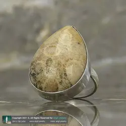 انگشتر فسیل مرجان معدنی عالی رکاب نقره 950 عیار دستساز تراش اشک با نقش و نگار زیبا گلدار