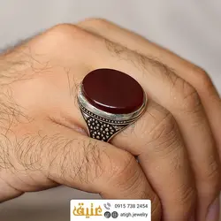 انگشتر نقره عقیق سرخ معدنی بسیار خوش رنگ درشت رکاب فیلی سیاه قلم طرح گلستان
