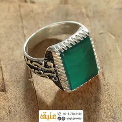 انگشتر نقره عقیق سبز معدنی رکاب اسلیمی سیاه قلم دور چنگ