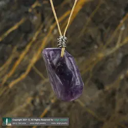 گردنبند آمتیست معدنی بسیار خوشرنگ تراش نامنظم سنگ درمانی تخصصی چاکرای هفتم با بند چرم