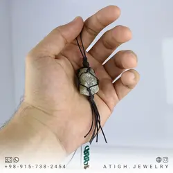 گردنبند یشم تراش نخورده (راف) معدنی خوشرنگ بافت مکرومه تخصصی چاکرای قلب