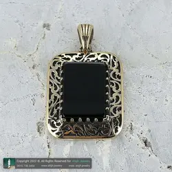 گردنبند عقیق سیاه معدنی تراش مستطیل فریم طلا روسی دور چنگ همراه زنجیر استیل یا بند چرم طراحی اسلیمی