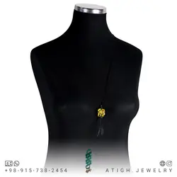 گردنبند سیترین تراش نخورده (راف) شفاف معدنی خوشرنگ دور بافت مکرومه مشکی همراه بند چرم تخصصی چاکرای خورشیدی