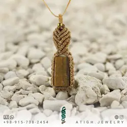 گردنبند چشم ببر راف ( تراش نخورده) معدنی بازی نور زیبا مستطیلی دور بافت مکرومه عسلی همراه بند چرمی