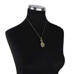 گردنبند فیروزه نیشابوری شجری معدنی درشت با نقش و نگار زیبا رنگ صد درصد طبیعی بافت مکرومه عسلی وزن 4 گرم