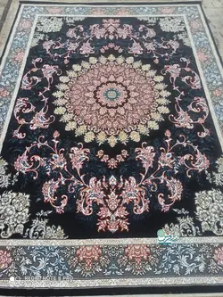 فرش ماشینی 440 شانه طرح پونه زمینه سرمه ای