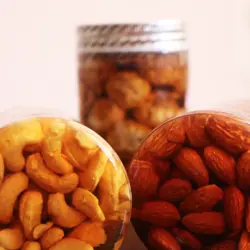 معجون عسل با مغز پسته