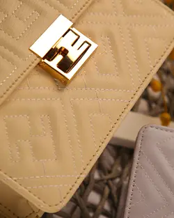 کیف پاسپورتی چرم مصنوعی فندی