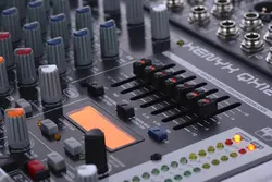 میکسر بهرینگر Behringer Qx1222USB