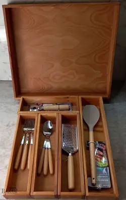 جا قاشقی چوبی داخل کابینتی بزرگ 6 خانه