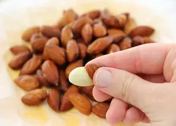 مغز بادام پوست کنده درختی شیرین ـ 500 گرم