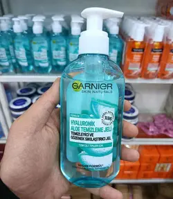ژل آرایش پاک کن گارنیر حاوی عصاره آلوئه ورا و هیالورونیک اسید 200 میل