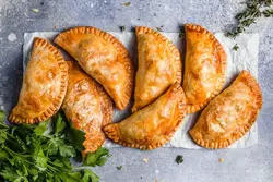 پیراشکی گوشت سرخ نشده بسته 5 عددی- ارسال فقط برای تهران