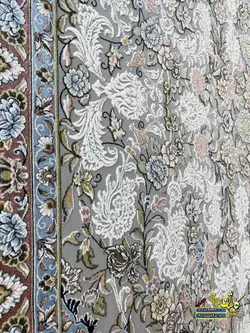 فرش کاشان 1500 شانه برجسته نقشه طاووس نقره ای