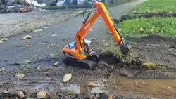 بیل مکانیکی نیمه فلزی هوینا 1551 |ماشین کنترلی