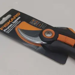 قیچی باغبانی Fiskars فیسکارس مدل P521