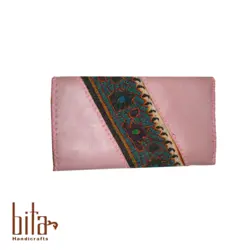 کیف پول لب کج چرم صورتی تلفیق با پته