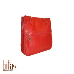 کیف چرم دوشی قرمز با گلیم سوزنی خطی