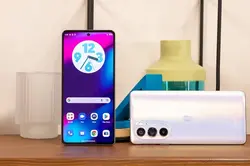 گوشی موبایل موتورولا مدل Edge 30 Pro 5G ظرفیت 256 گیگابایت با رم 12 گیگابایت