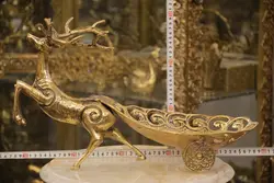 شکلات خوری گوزن برنزی