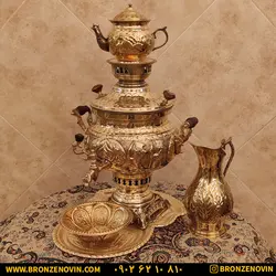 سماور برنجی زغالی 8 لیتری قلم دست برجسته هخامنش زرد با سرویس