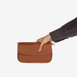 کیف دوشی چرم آرا مدل D081