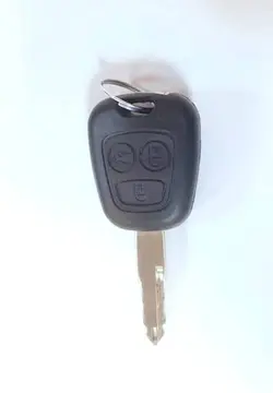 جاسوئیچی خودرو سمند و دنا پرسپولیس