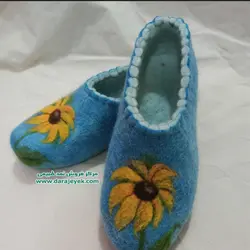 کفش دست‌دوز زنانه نمدی