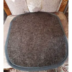 رو صندلی اداری وروی مبلی نمدی