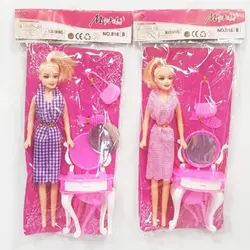 عروسک باربی با میز آرایش