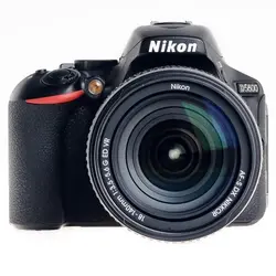 دوربین عکاسی نیکون همراه با لنز Nikon d5600 with nikkor 18-140