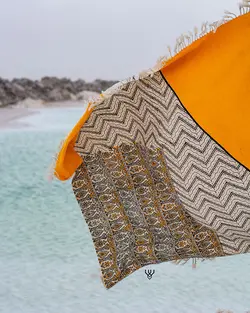 رومیزی قلمکار طرح آفتابگردان