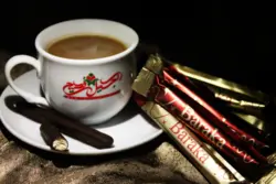 شکلات تلخ باراکا