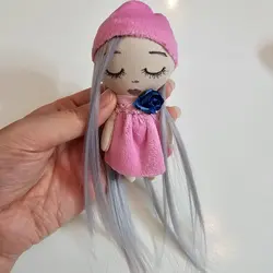عروسک دختر مو نقره ای