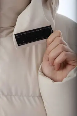 کاپشن کلاهدار چاک دار دنباله برند Rocqerx کد 1666965658