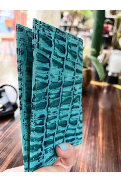 کاور مسافرتی 2عدد چاپی سوسماری سری چرم اصل فیروزه ای = برند Pinkylola Design کد 1667635563