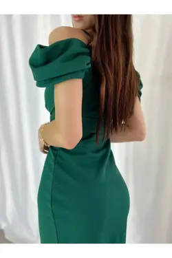 لباس مجلسی پارچه کرپ طرح چاکدار از جلو کمربند‎دار دوشی سبز وارداتی , زنانه برند merlavin کد 1668616370