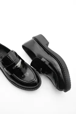 کفش لوفر ورنی کف کلفت زنانه برند Marjin کد 1646638639