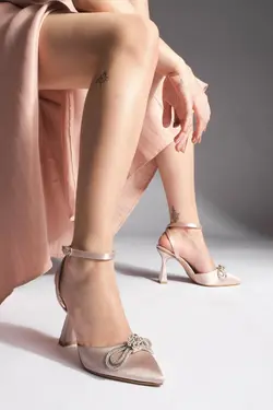 پاشنه کفش بلند مجلسی جام کمربند‎دار نوک تیز نگین دار زنانه برند Marjin کد 1646466680