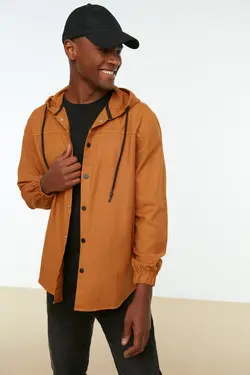 پیراهن بسته شدنی کلاهدار متناسب مردانه دکمه دار آستین بلند دارچینی برند TRENDYOL MAN کد 1645298406