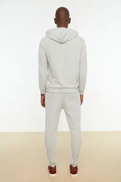 ست لباس راحتی متناسب کلاهدار مردانه قلاب دوزی شده طوسی برند TRENDYOL MAN کد 1644853792
