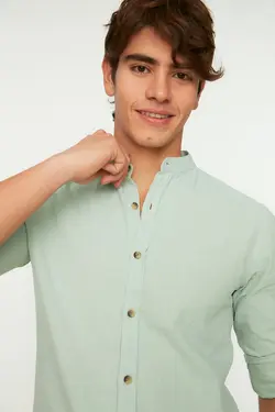 پیراهن اسلیم فیت مردانه آستین بلند سرشونه دار یقه دیپلمات ساده سبز برند TRENDYOL MAN کد 1644473812