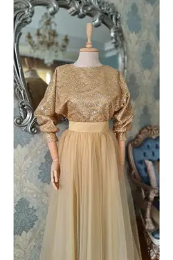 ست لباس مجلسی پوشیده بلوز تور دار پولک دوز پولکی برند makbuleofficial کد 1642932671