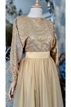 ست لباس مجلسی پوشیده بلوز تور دار پولک دوز پولکی برند makbuleofficial کد 1642932671